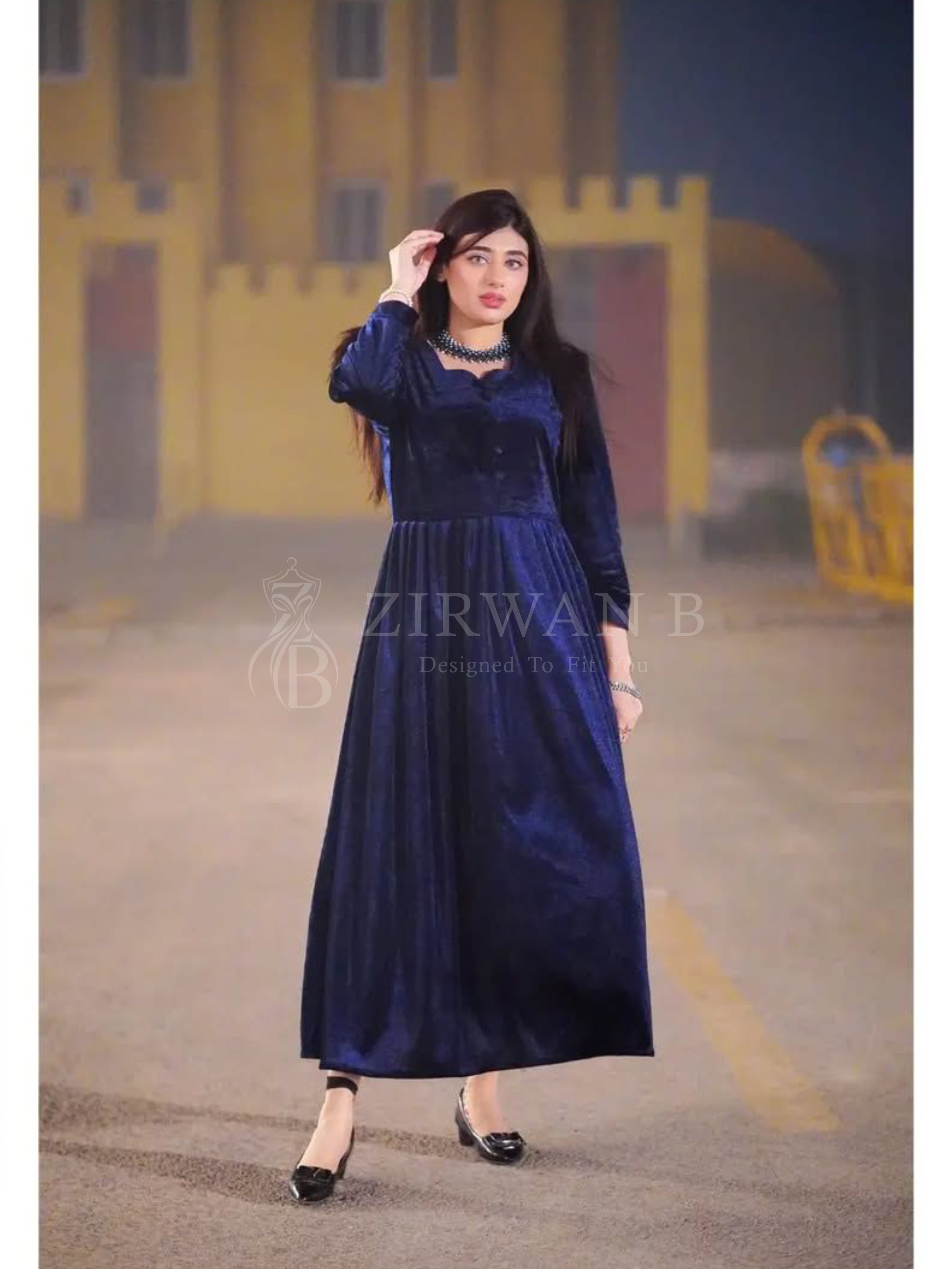 Vintage-Inspired Velvet Sweetheart Maxi Dress